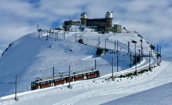 Gornergratbahn-Kulm.jpg